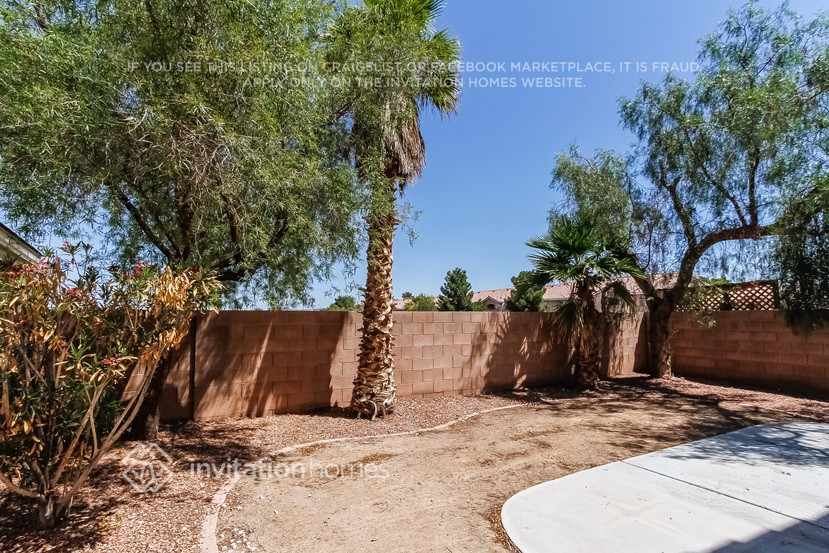 Building Photo - 9590 Friant St