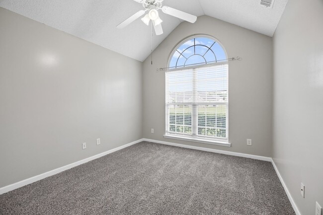 Building Photo - 115 Nandina Wy