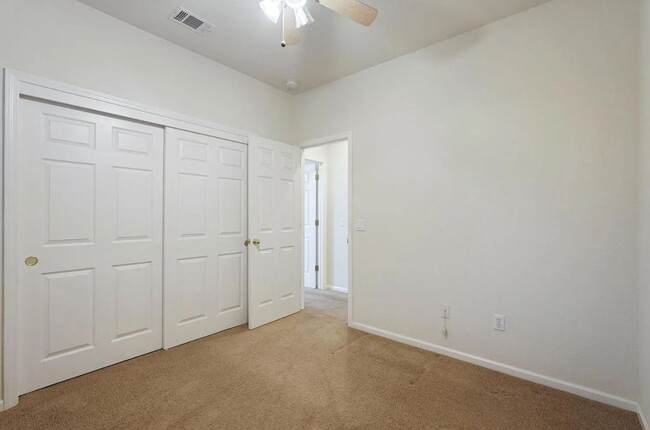 Building Photo - 1911 Lexington Dr