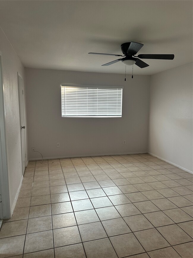 Building Photo - 228 Austin St