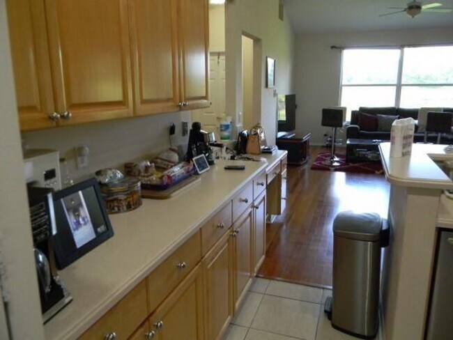 Building Photo - 2721 W Abiaca Cir