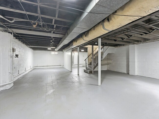 Building Photo - Fully Renovated Rental with Designer Kitchen, Modern Bath & Bonus Spaces – Stratford, NJ