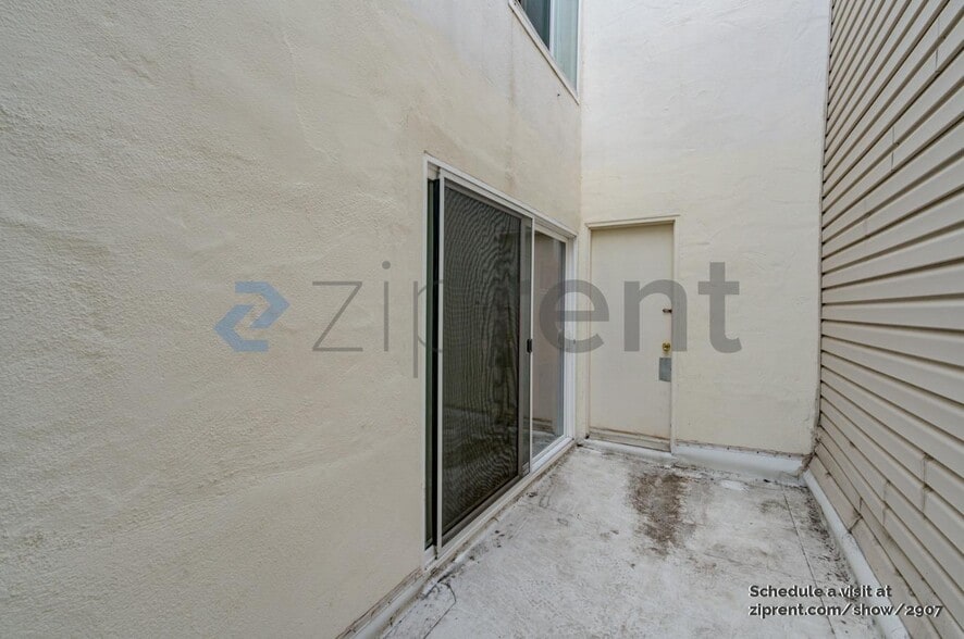 Building Photo - 468 90th St