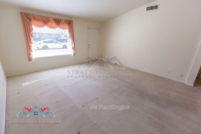 Building Photo - 10864 E Lindner Ave