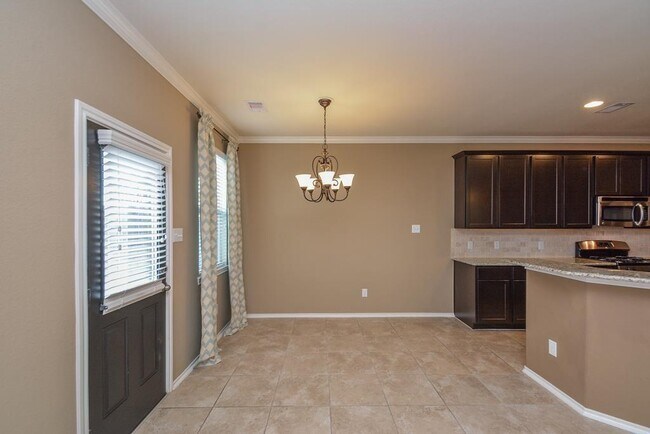 Building Photo - 6490 Calgary Woods Ln