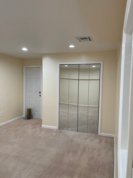 Building Photo - 7 Cedar Creek Holw