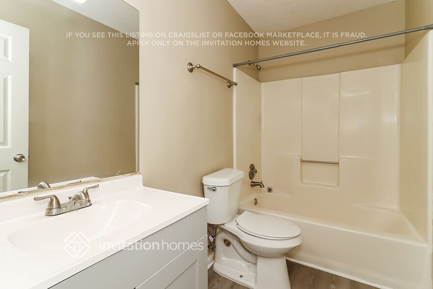 Building Photo - 1965 Sandcreek Dr SW