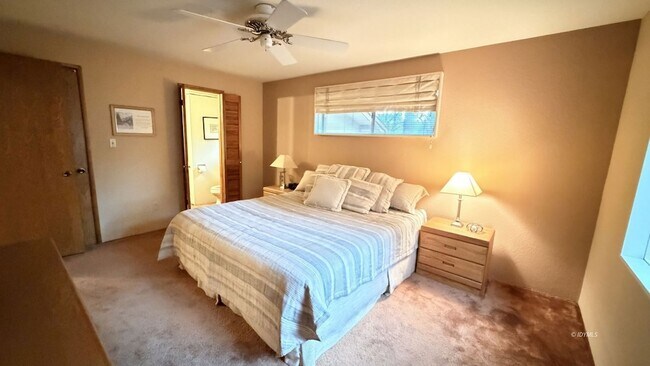 Building Photo - 26823 Crestview Dr