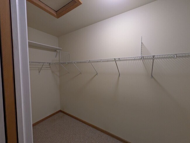 Building Photo - 3 bed / 3 bath House in Deforest!