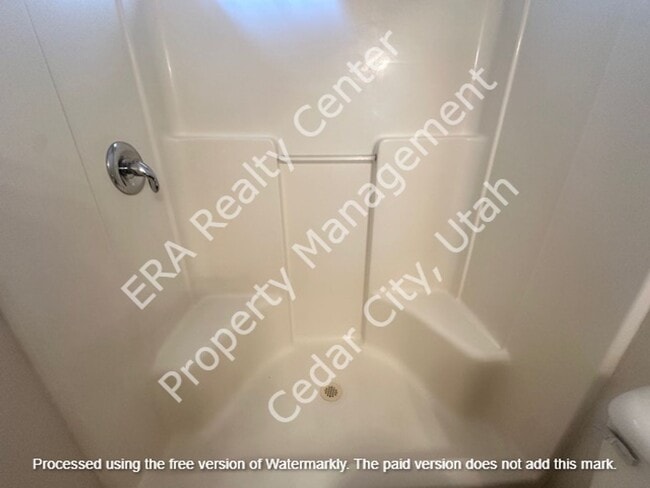 Building Photo - Move-In Discount -- 2 Bedroom - 2 bath Apartment with Garage!
