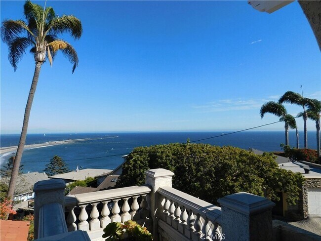 Building Photo - 3935 Bluff Pl