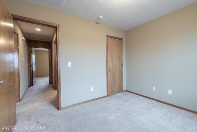 Building Photo - 841 S Eric St