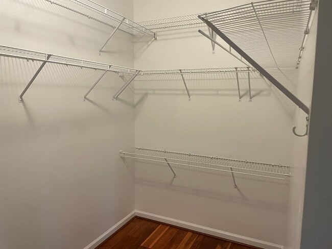 Building Photo - Updated 2  Bedroom, 2 Bath Condo  - Westwood Village at Charter Colony