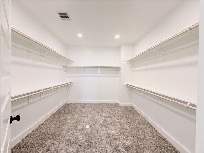 Building Photo - 16575 Oasis Glade Dr