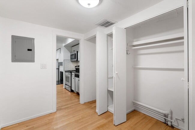 Building Photo - 103 Marlborough St