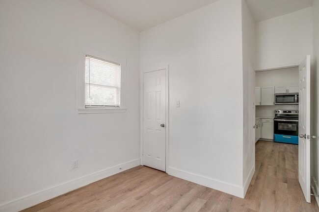 Building Photo - Charming Renovated 3-bedroom, 2-bathroom home!