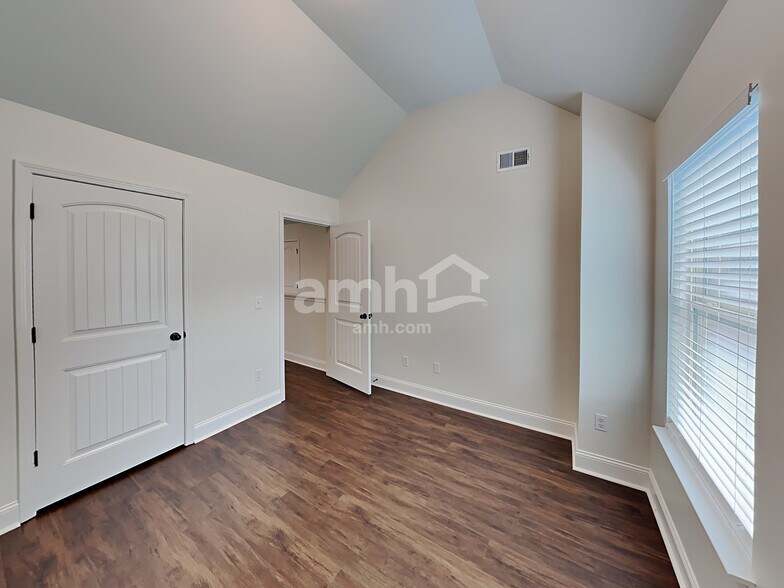 Building Photo - 44 Brookhill Ct