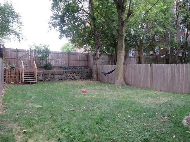 Building Photo - 19 Anson St