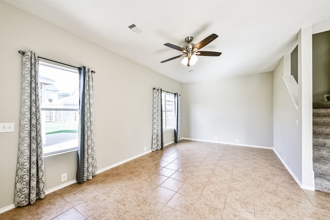 Building Photo - 6203 Gillian Park Dr