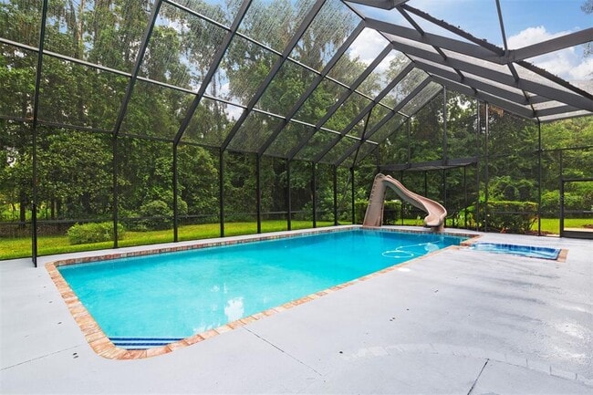 Building Photo - 2506 SW 9th Dr