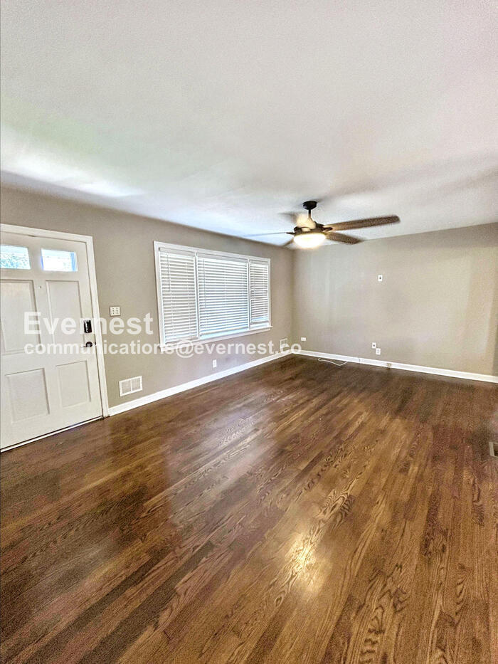 Building Photo - 809 Raymond Ct