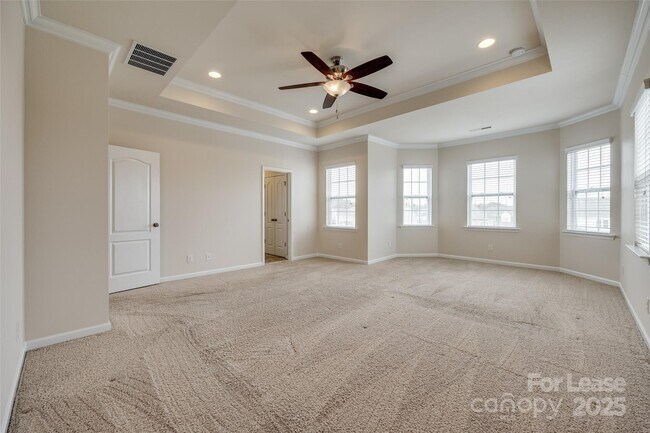 Building Photo - 327 Hawks Creek Pkwy