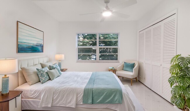 Building Photo - 3000 N Palm Aire Dr
