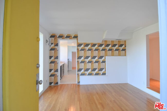 Building Photo - 8895 Appian Way