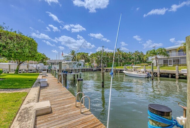 Building Photo - 68 Yacht Club Dr
