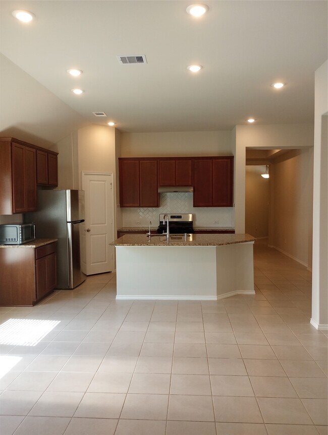 Building Photo - 31053 Regal Elm Ln