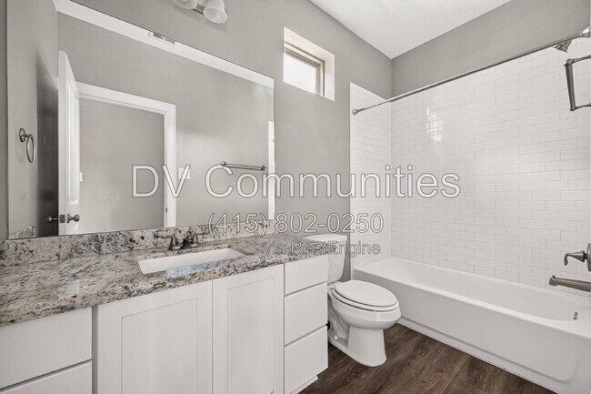 Building Photo - 1204 3rd St