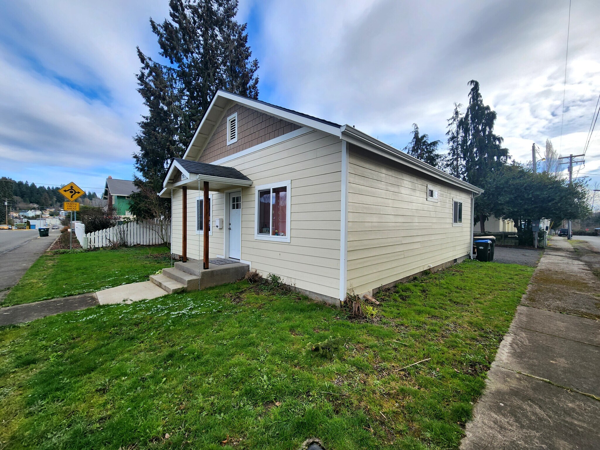 Building Photo - 785 NW West St