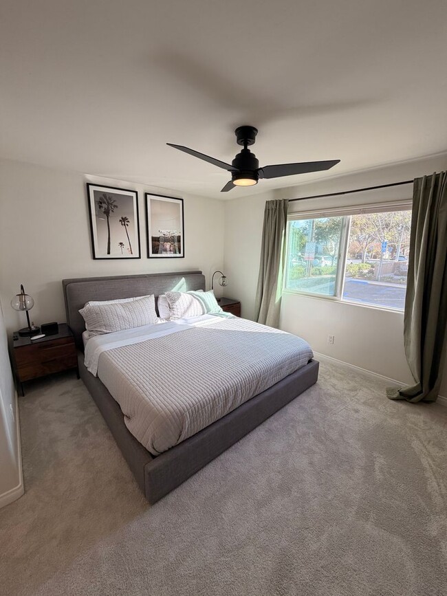 Building Photo - Beautifully Updated 2 bd 2 ba Crown Point Condo