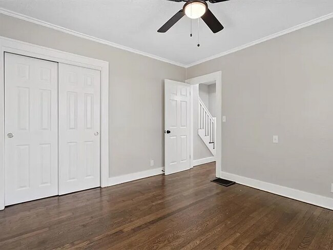 Building Photo - Stunning and Spacious 5BR 2BA Home in Kansas City