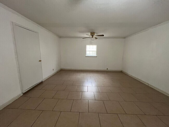 Building Photo - 3438 Ashurst Dr