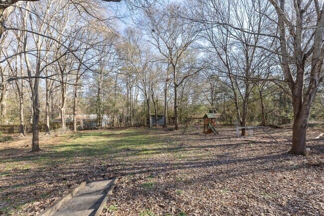 Building Photo - 148 VFW Dr
