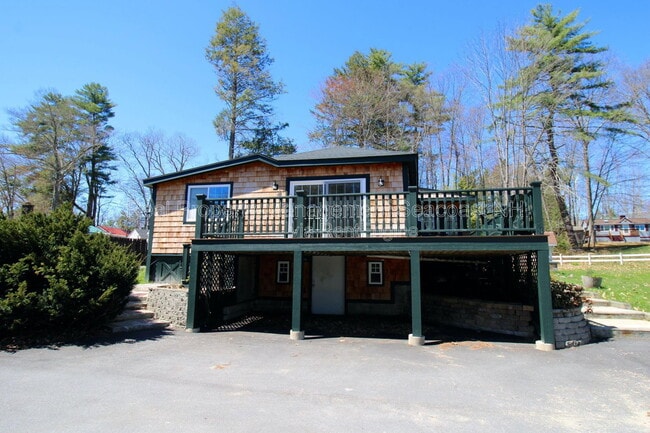 Building Photo - 94 Lakeshore Dr