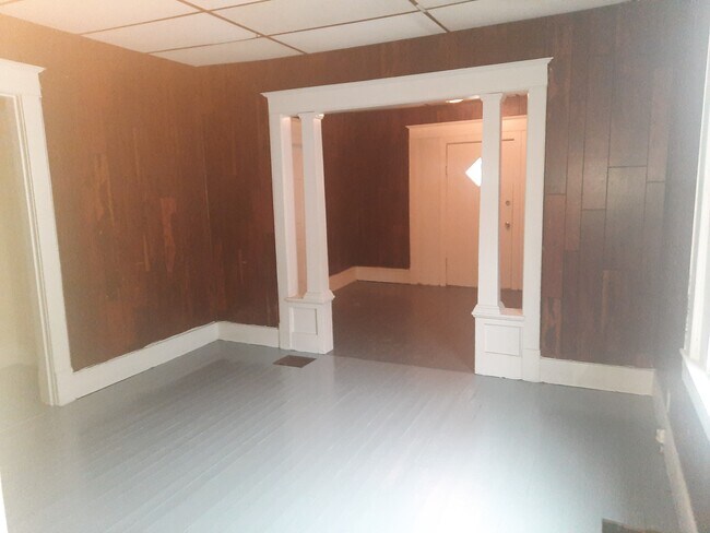 Dining Room to LR - 2148 W Lee St