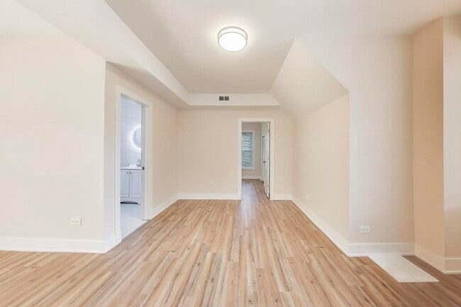 Building Photo - 3425 W Carroll Ave