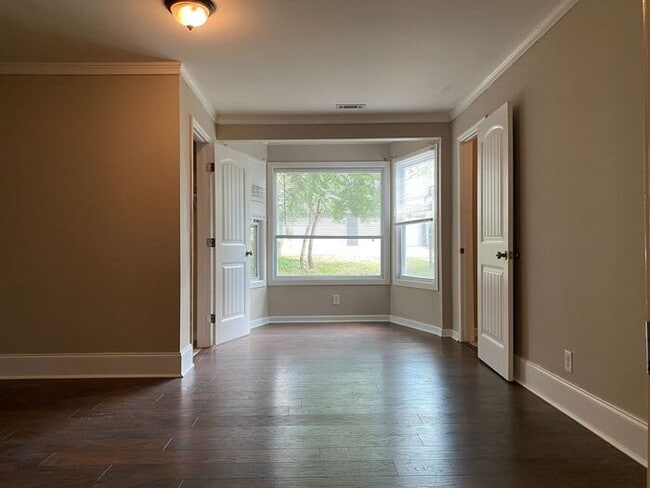 Building Photo - Germantown / Salemtown House for Rent!  2 Beds w/ extra rooms  + 2 full baths!