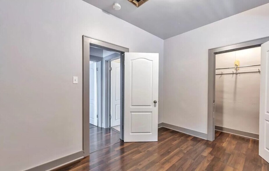 1 of 2 Bedrooms - 868 S Pearl St