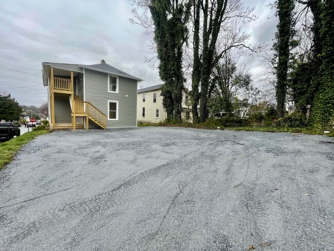 Building Photo - 1222 Garfield Ave