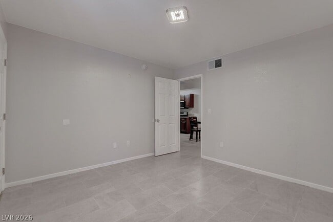 Building Photo - 7885 W Flamingo Rd