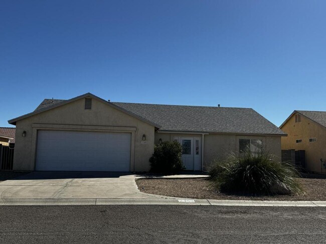 Primary Photo - 3358 E Ames Ave