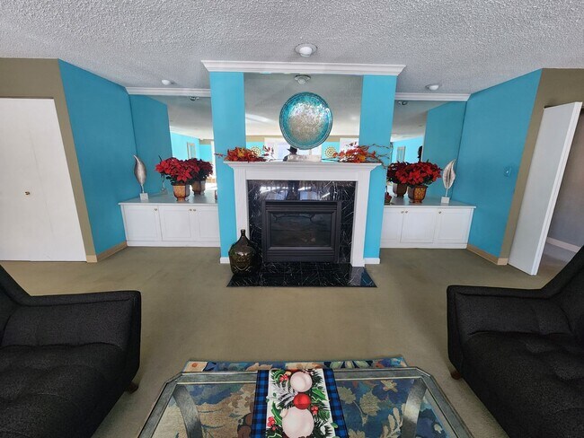 Building Photo - Gorgeous 1 Bed 1 Bath Condo In Fantastic L...