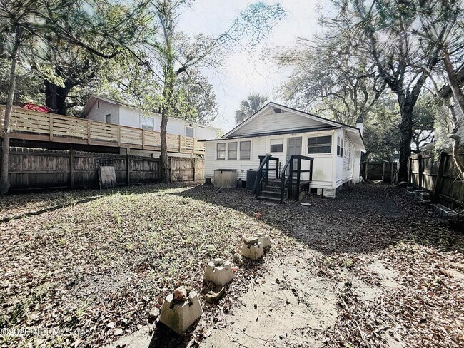 Building Photo - 3055 Rosselle St