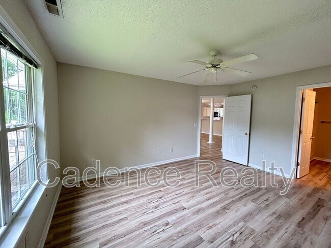 Building Photo - 4619 McClelland Dr