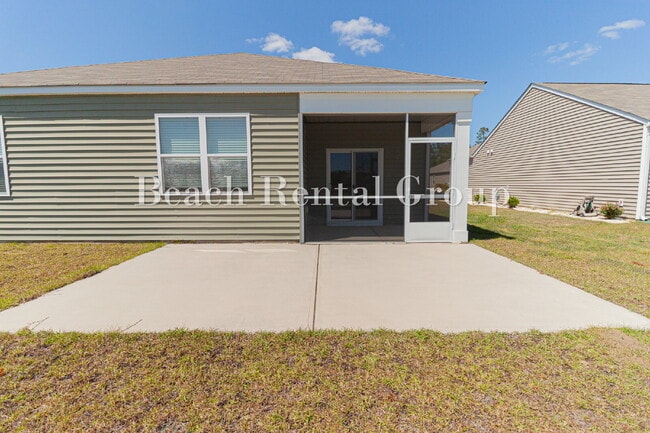 Building Photo - Spacious 4 Bedroom with Pond View