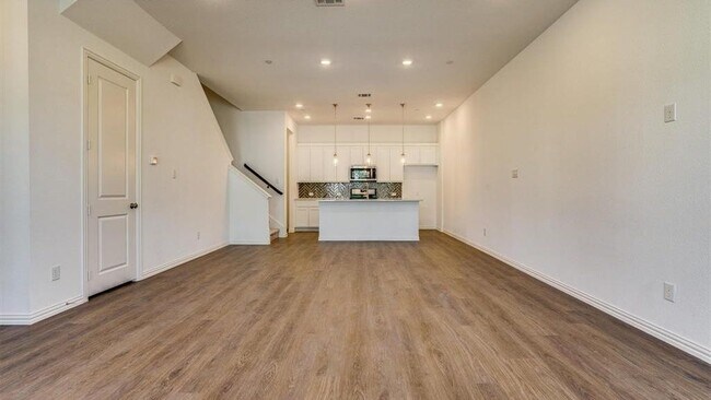 Building Photo - 9935 Schramm St