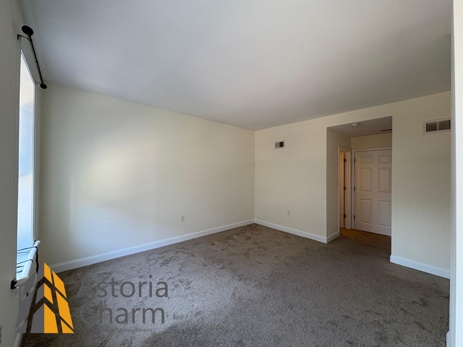 Building Photo - Backyard Fire Pit, Rooftop Terrace, and Mo...